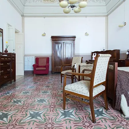 فندق مبيت وإفطار Palazzo Vallebona غالّيبولي