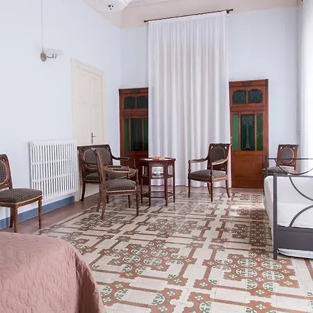 Palazzo Vallebona 3* غالّيبولي
