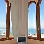 فندق مبيت وإفطار Palazzo Vallebona غالّيبولي