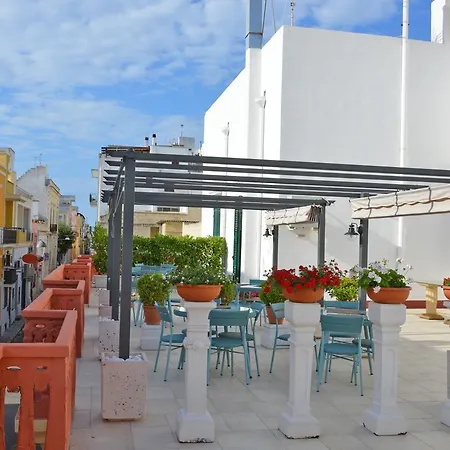 Palazzo Vallebona فندق مبيت وإفطار غالّيبولي