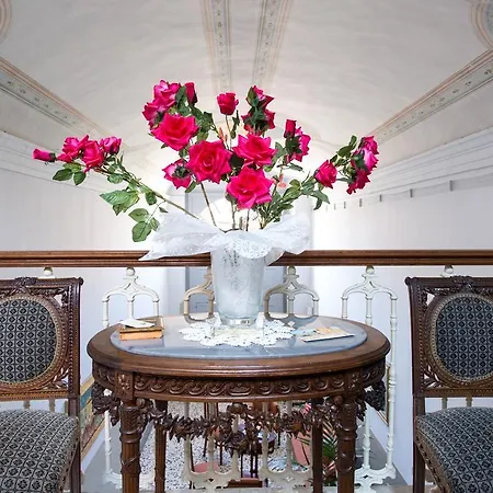 Palazzo Vallebona فندق مبيت وإفطار غالّيبولي